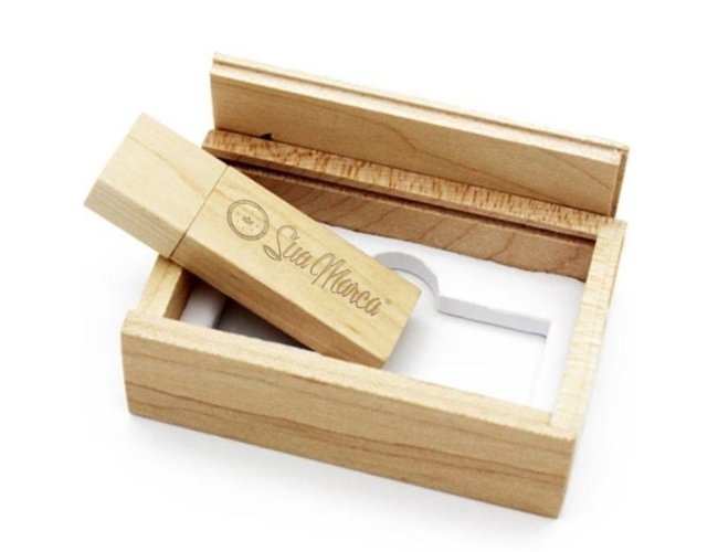 Kit Pen Drive Personalizado Retangular Com Estojo De Bambu